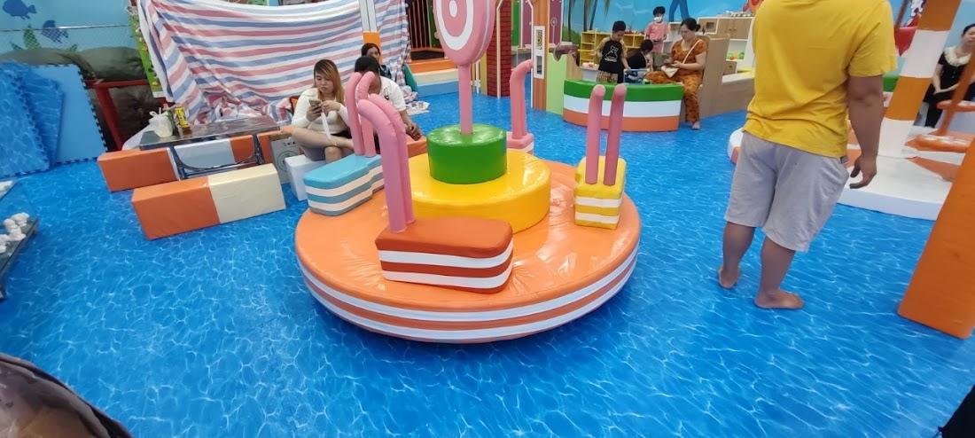 Khu vui chơi tại Minh Đức Plaza, Vĩnh Long