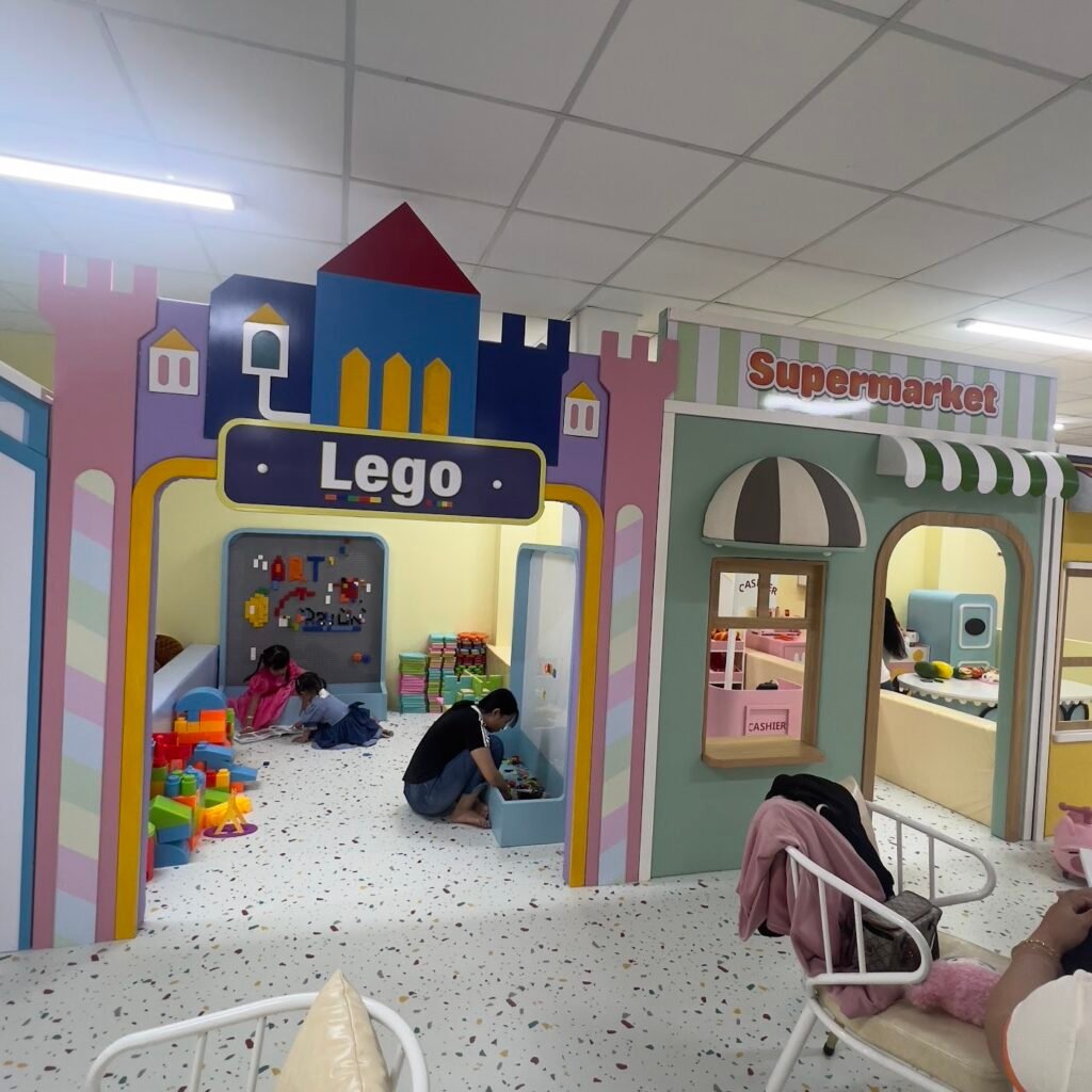 Nhà chơi Lego và khu nhập vai tại khu vui chơi Bông Hoa, Bà Rịa – Vũng Tàu